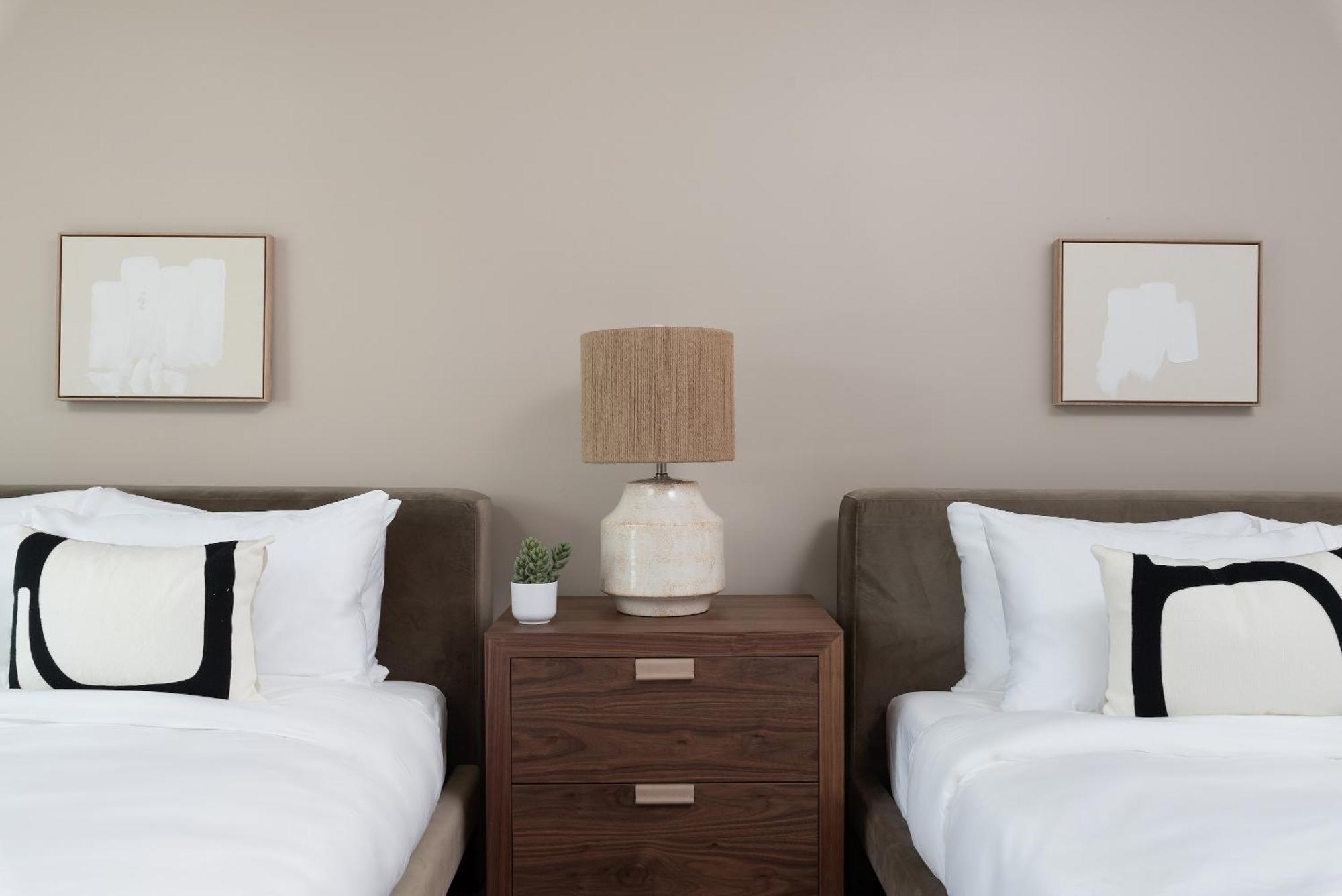 Boardwalk Hotel On Lake Anna By Kasa Mineral Bilik gambar