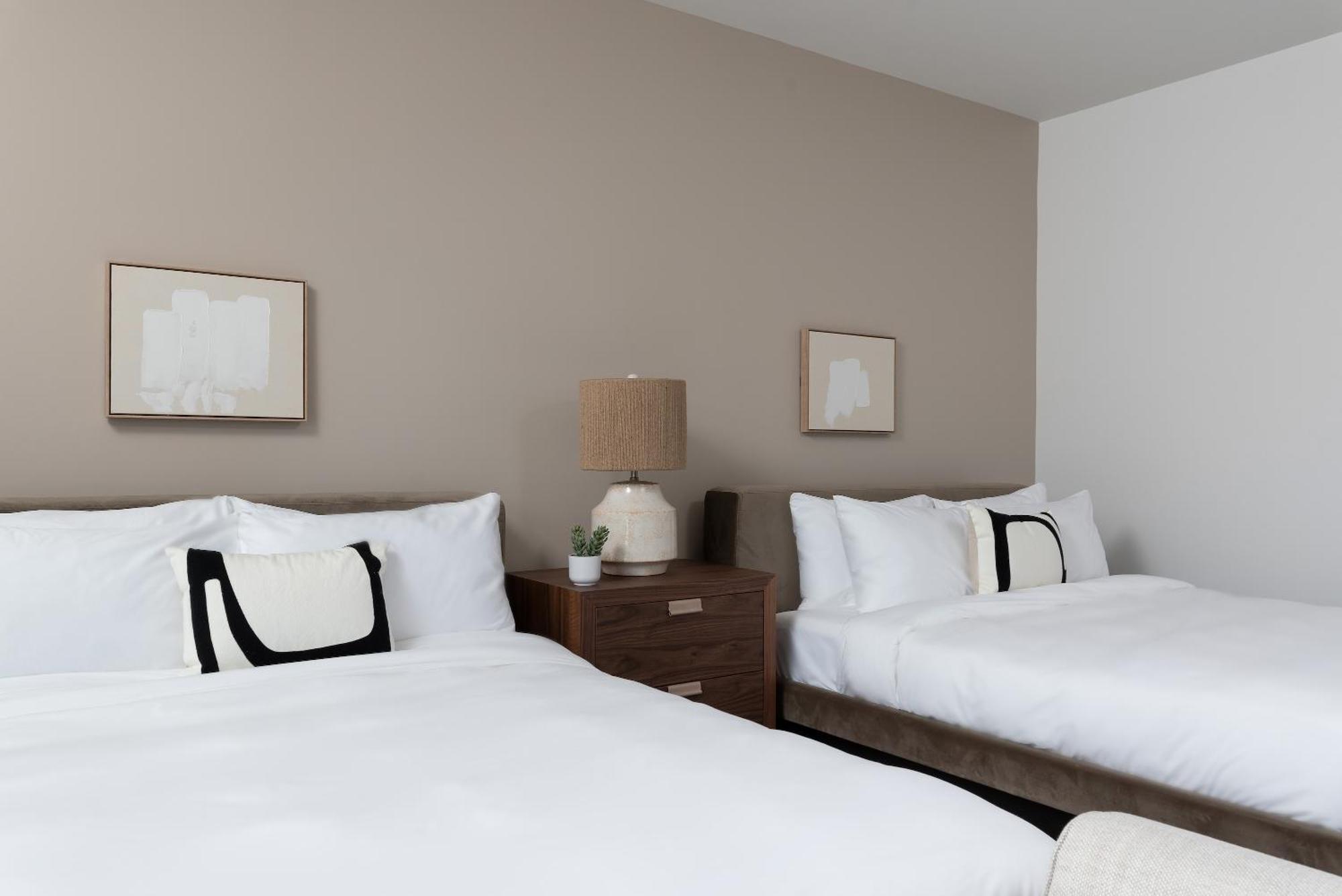 Boardwalk Hotel On Lake Anna By Kasa Mineral Bilik gambar